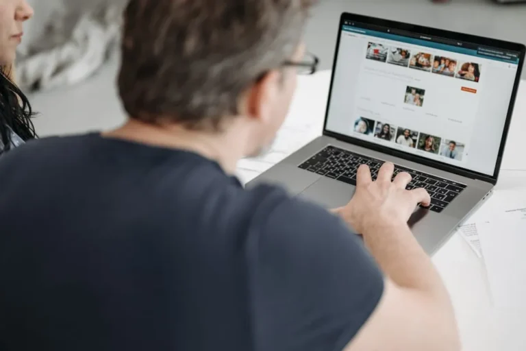 Techhence Explained: Search Intent, Context, and Alternatives